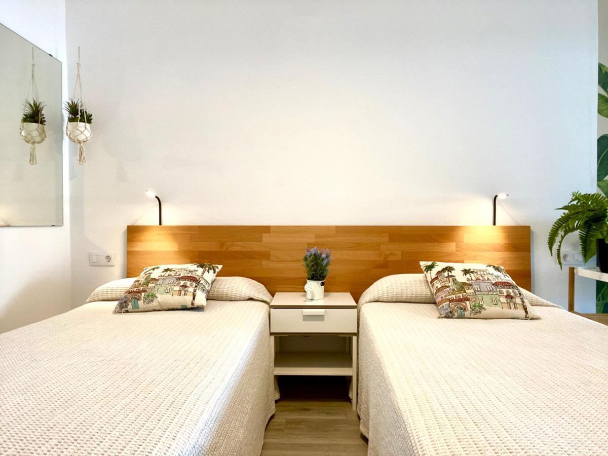 Enjoy A Sunny Apartment With Pool Next To The Sea 아데제 외부 사진