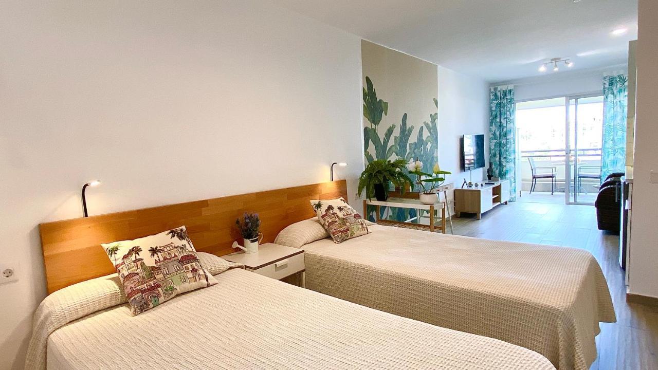 Enjoy A Sunny Apartment With Pool Next To The Sea 아데제 외부 사진