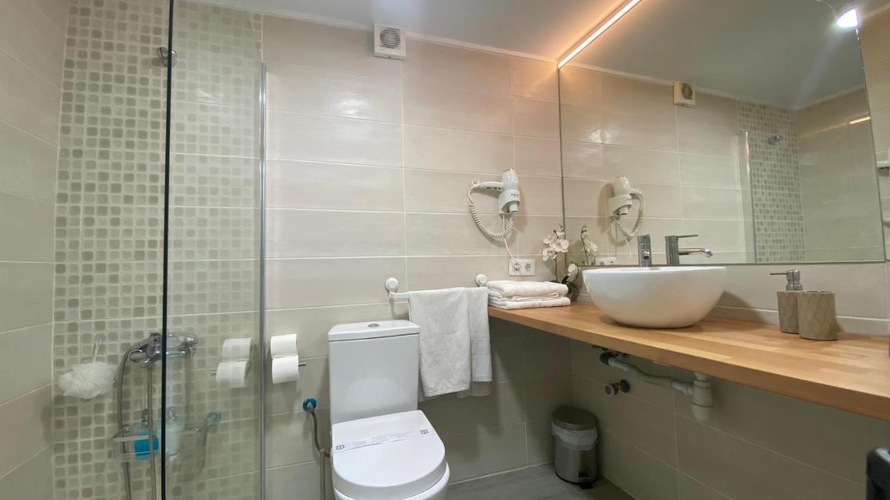 Enjoy A Sunny Apartment With Pool Next To The Sea 아데제 외부 사진